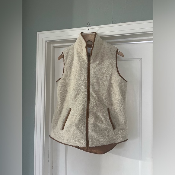 Old Navy Jackets & Blazers - Cream fuzzy vest
